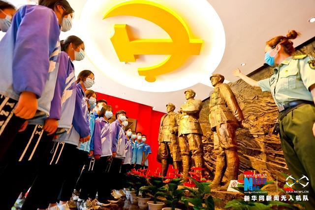 逃离整洁的杂物间